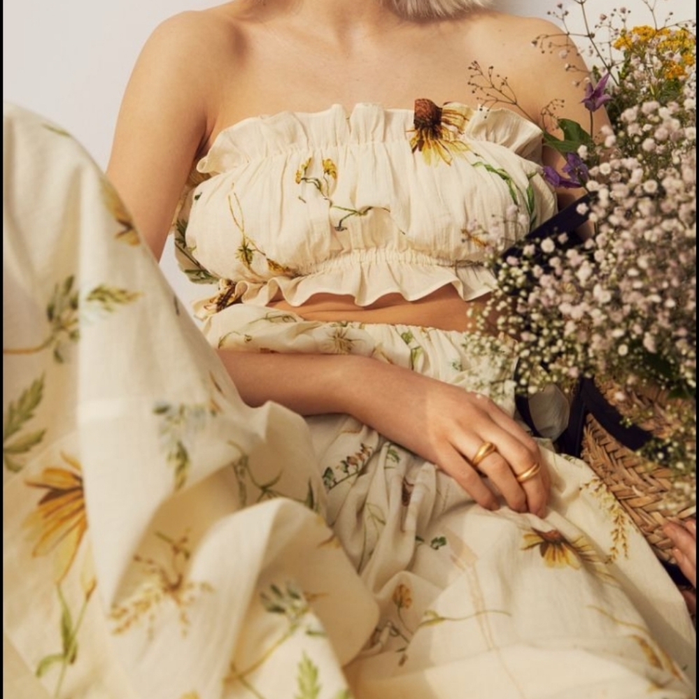 ❤️H&M Wild flower collection... Skirt and Top